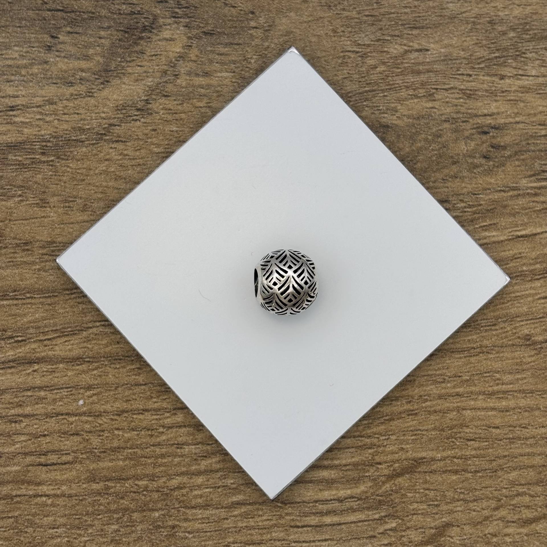 Ezüst gömb charm